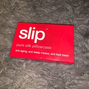 SLIP PILLOW CASE NEVER USED